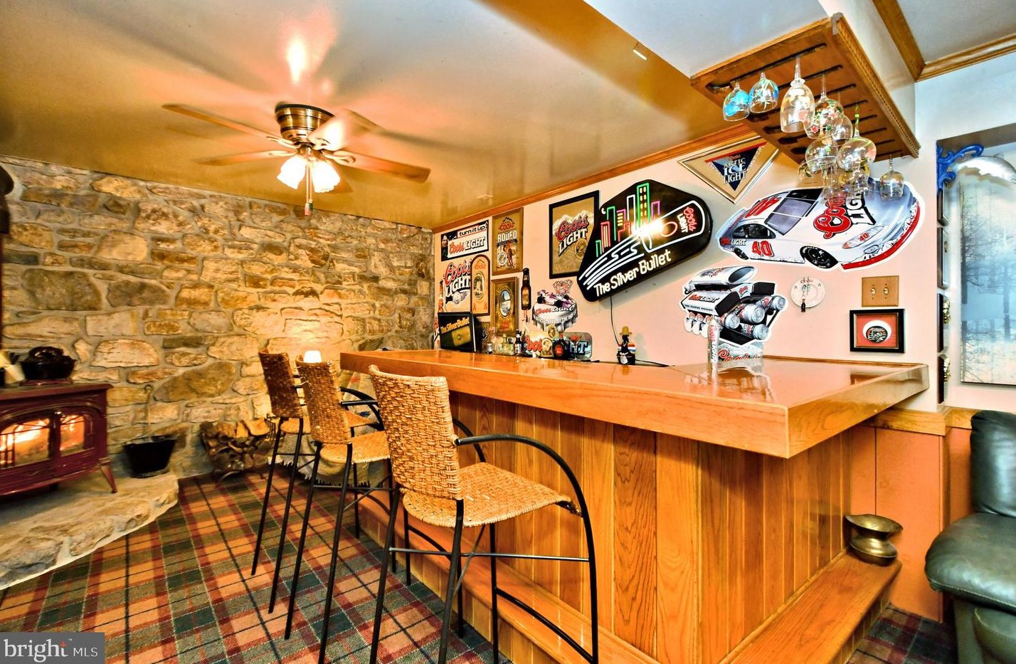 8 Country Ln, Douglassville PA  19518-9627 exterior