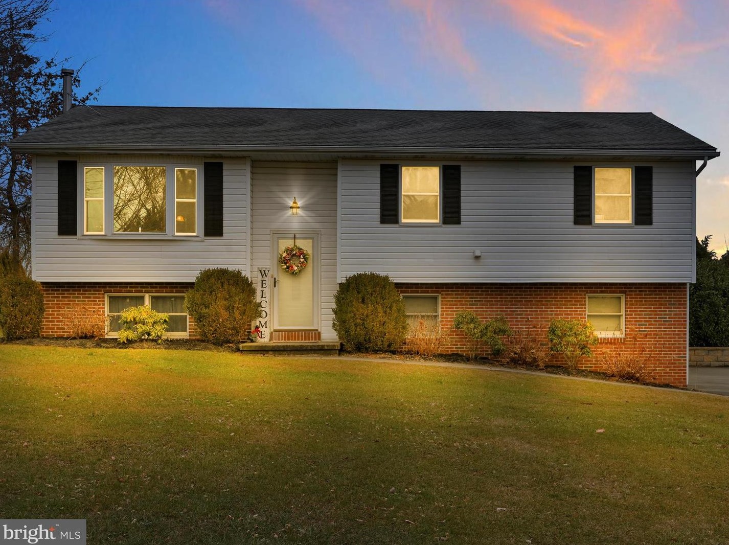 15 Ginna B Dr, Robesonia PA 19551-9668 exterior