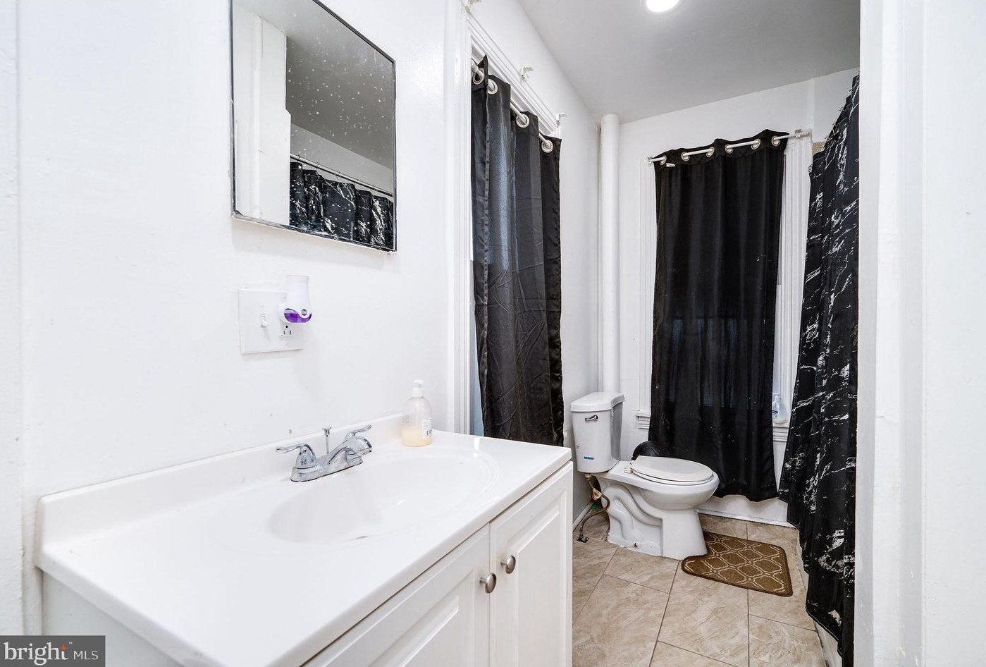 513 Maple St, Reading PA 19602-2560 exterior