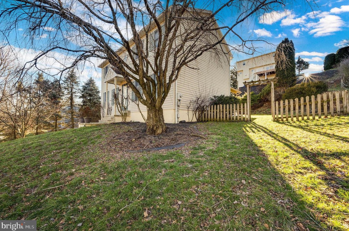 3800 Hilltop Ave, Reading PA  19605-1142 exterior