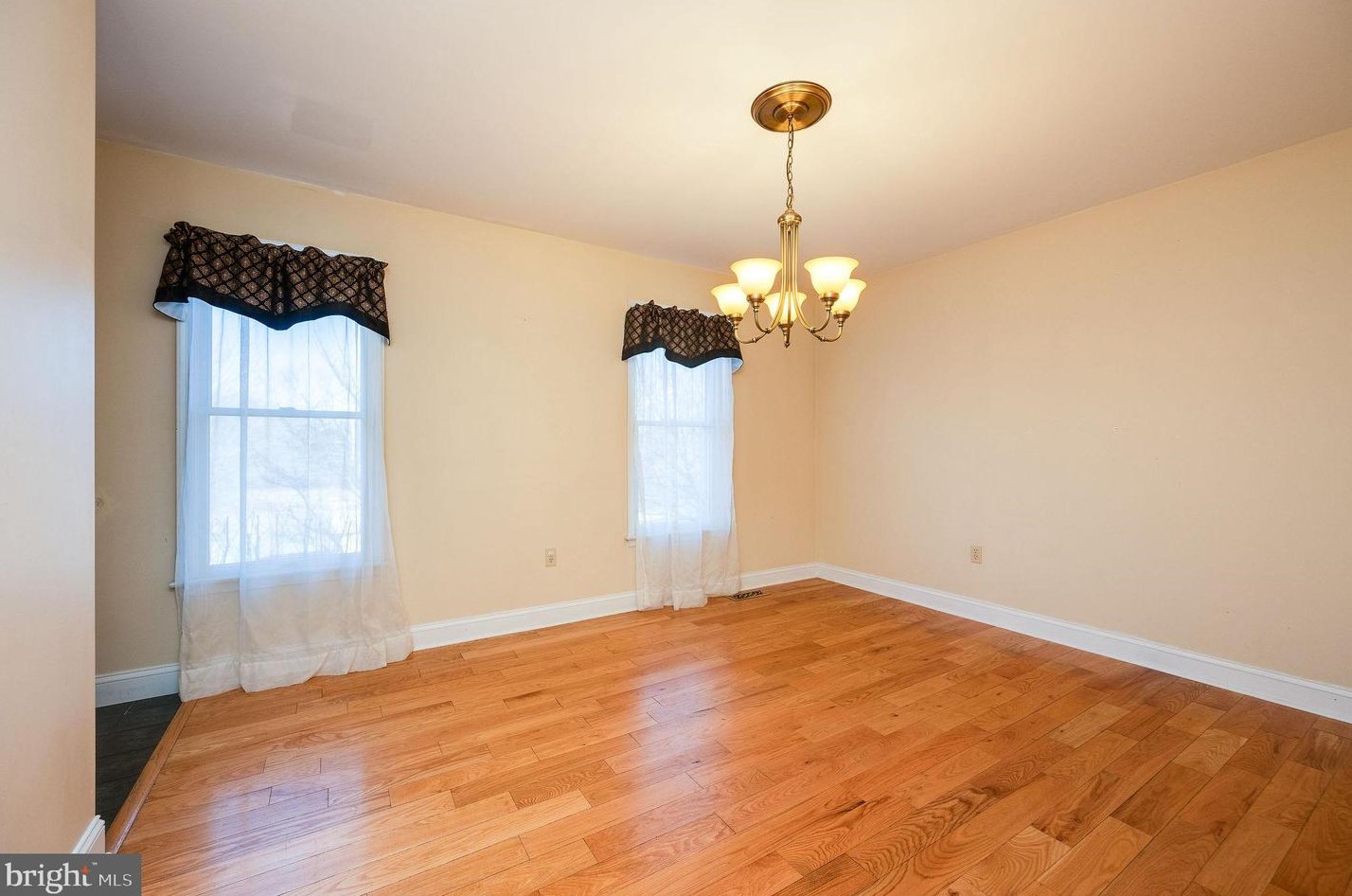 3800 Hilltop Ave, Reading PA  19605-1142 exterior