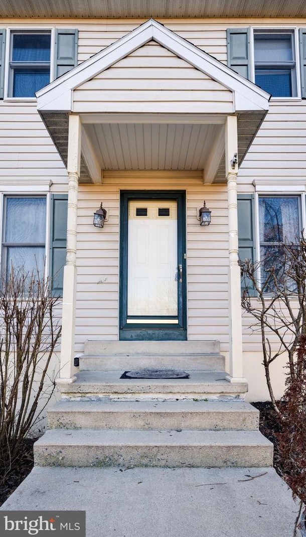 3800 Hilltop Ave, Reading PA  19605-1142 exterior