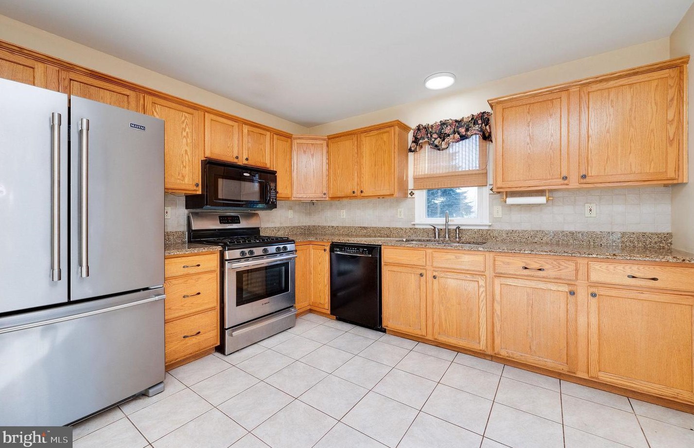3800 Hilltop Ave, Reading PA  19605-1142 exterior