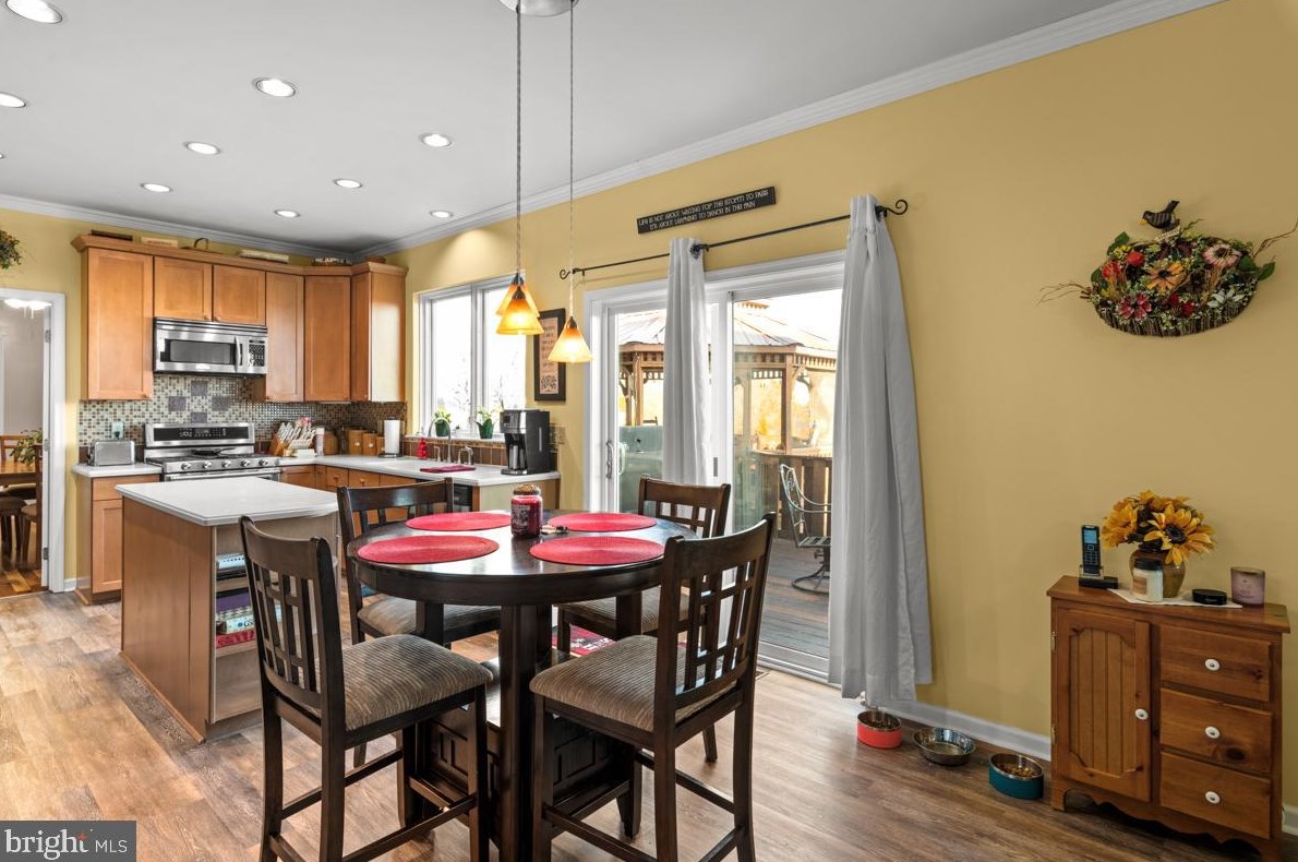 100 Morlatton Rd, Douglassville PA  19518-1202 exterior