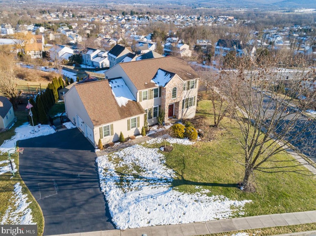 100 Morlatton Rd, Douglassville PA  19518-1202 exterior