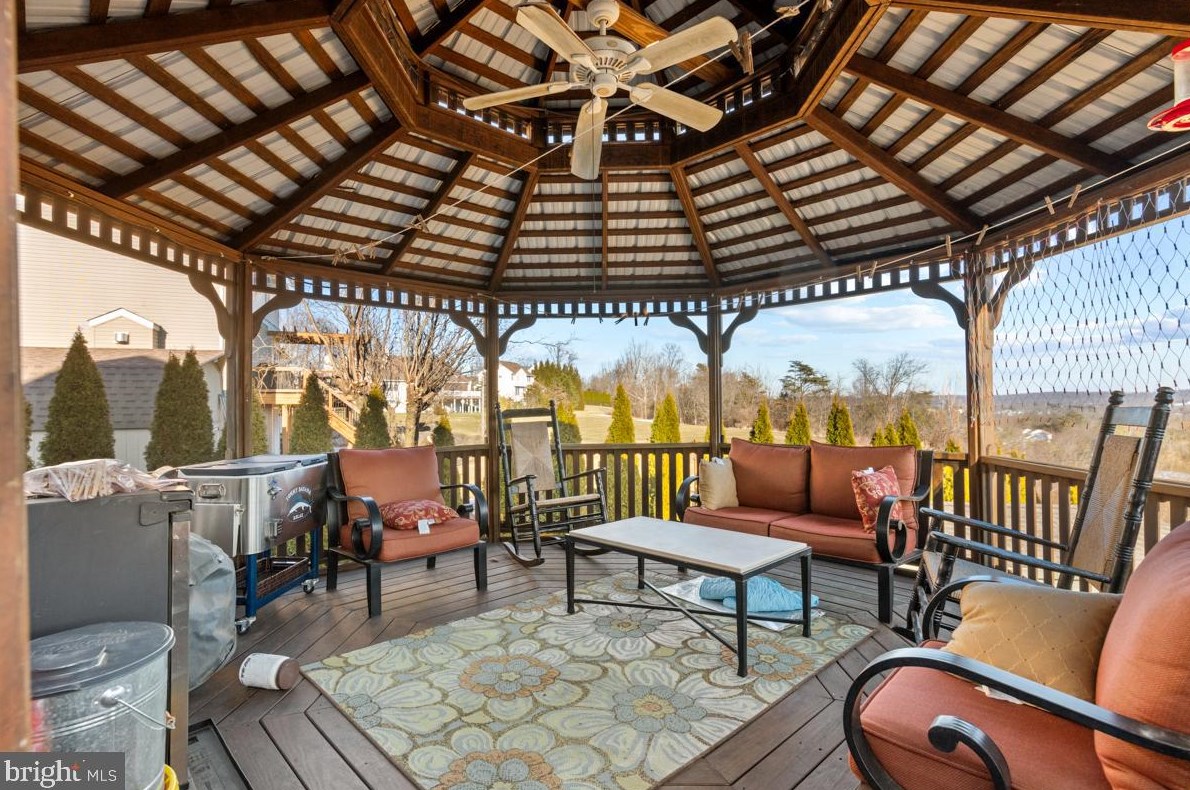 100 Morlatton Rd, Douglassville PA  19518-1202 exterior