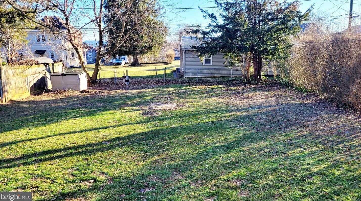 412 Windsor St, Reading PA  19610-2930 exterior