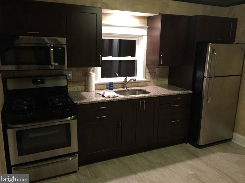 427 Carsonia Ave, Reading PA  19606-1508 exterior