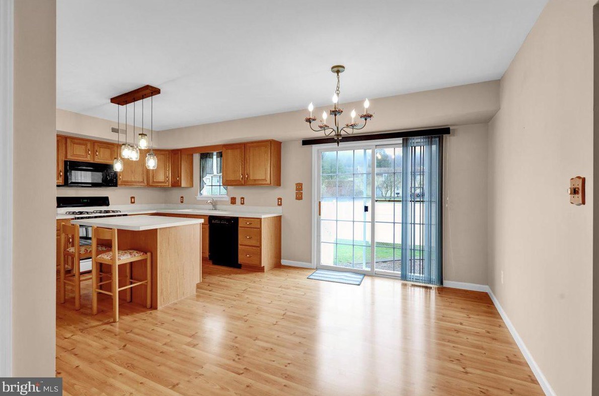 3414 Mohegan Dr, Reading PA  19608-8972 exterior