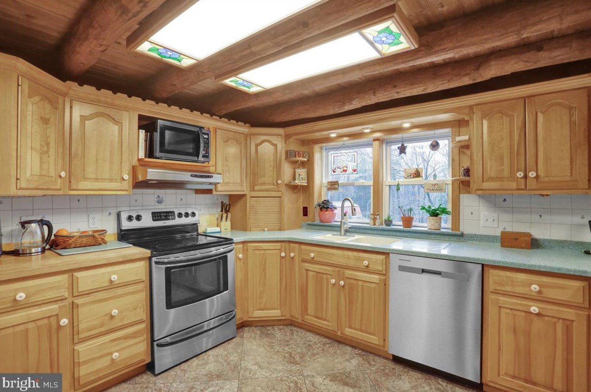 3537 Morgantown Rd, Hummels Store PA 19540-7923 exterior