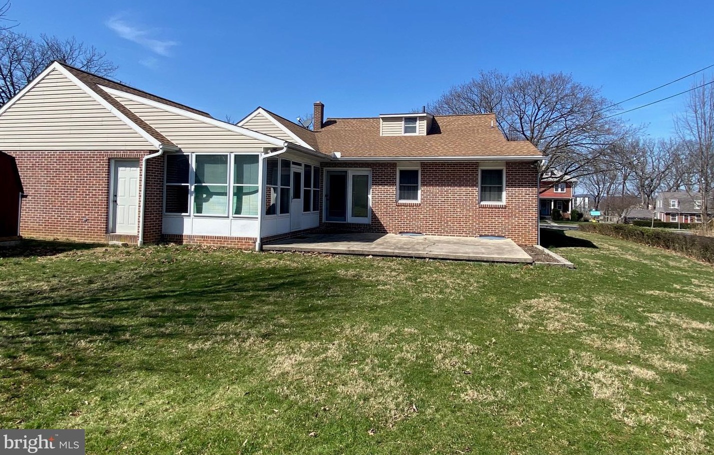 636 Wyomissing Blvd, Reading PA  19610-1759 exterior