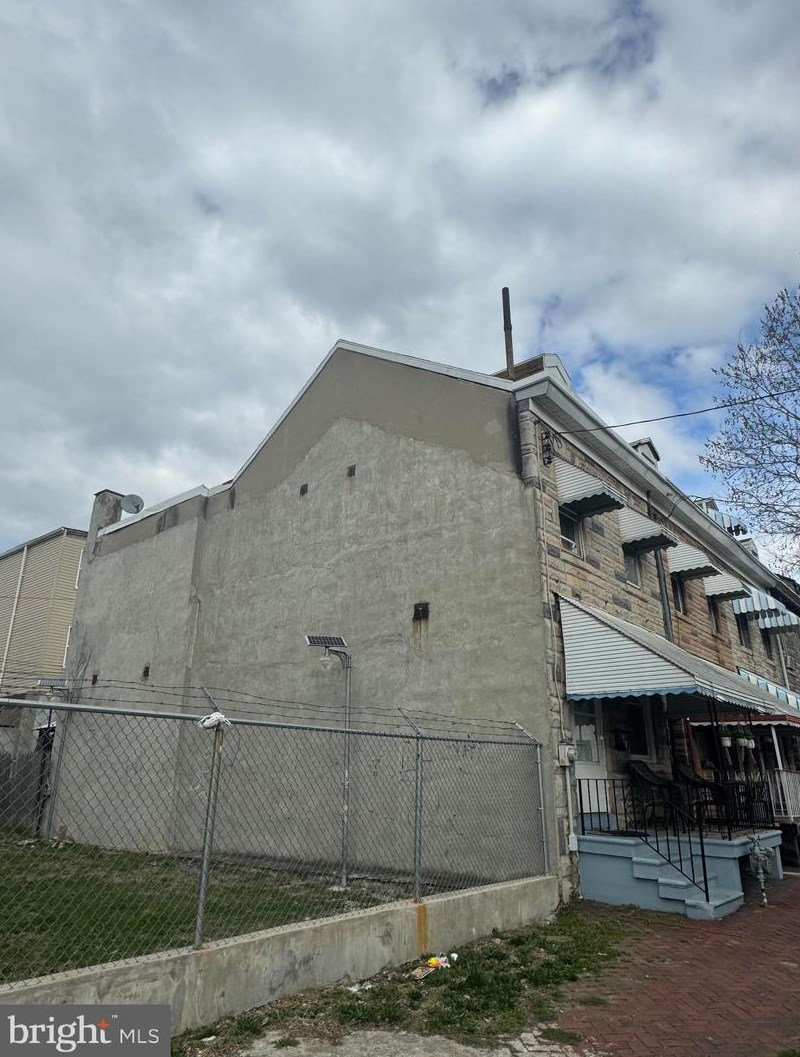 847 Buttonwood St, Reading PA  19601-3165 exterior