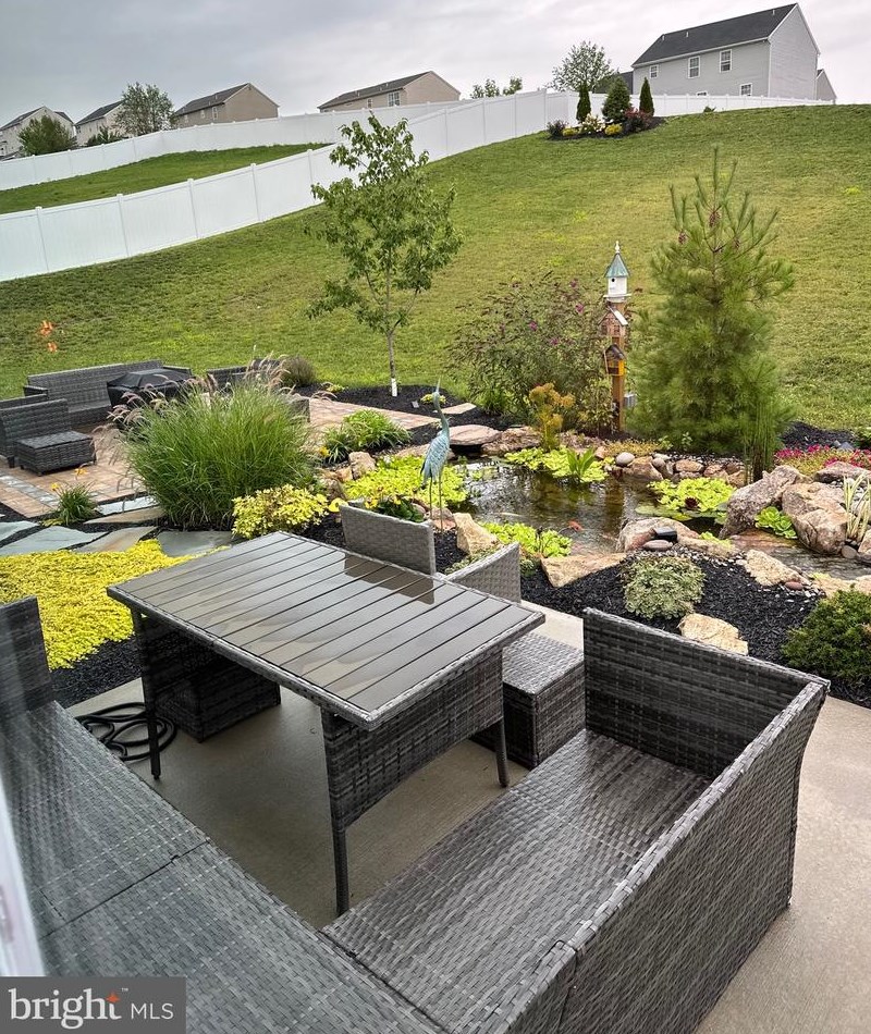 30 Sunglo Dr, Dauberville PA  19533-8672 exterior