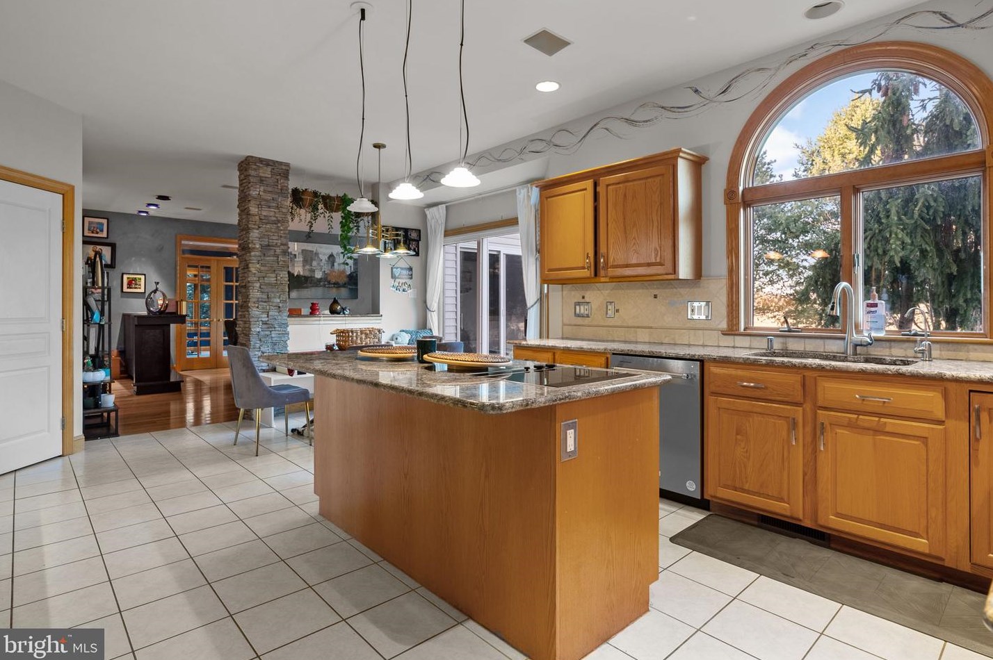 2908 Duffield Ln, Reading PA  19608-9662 exterior