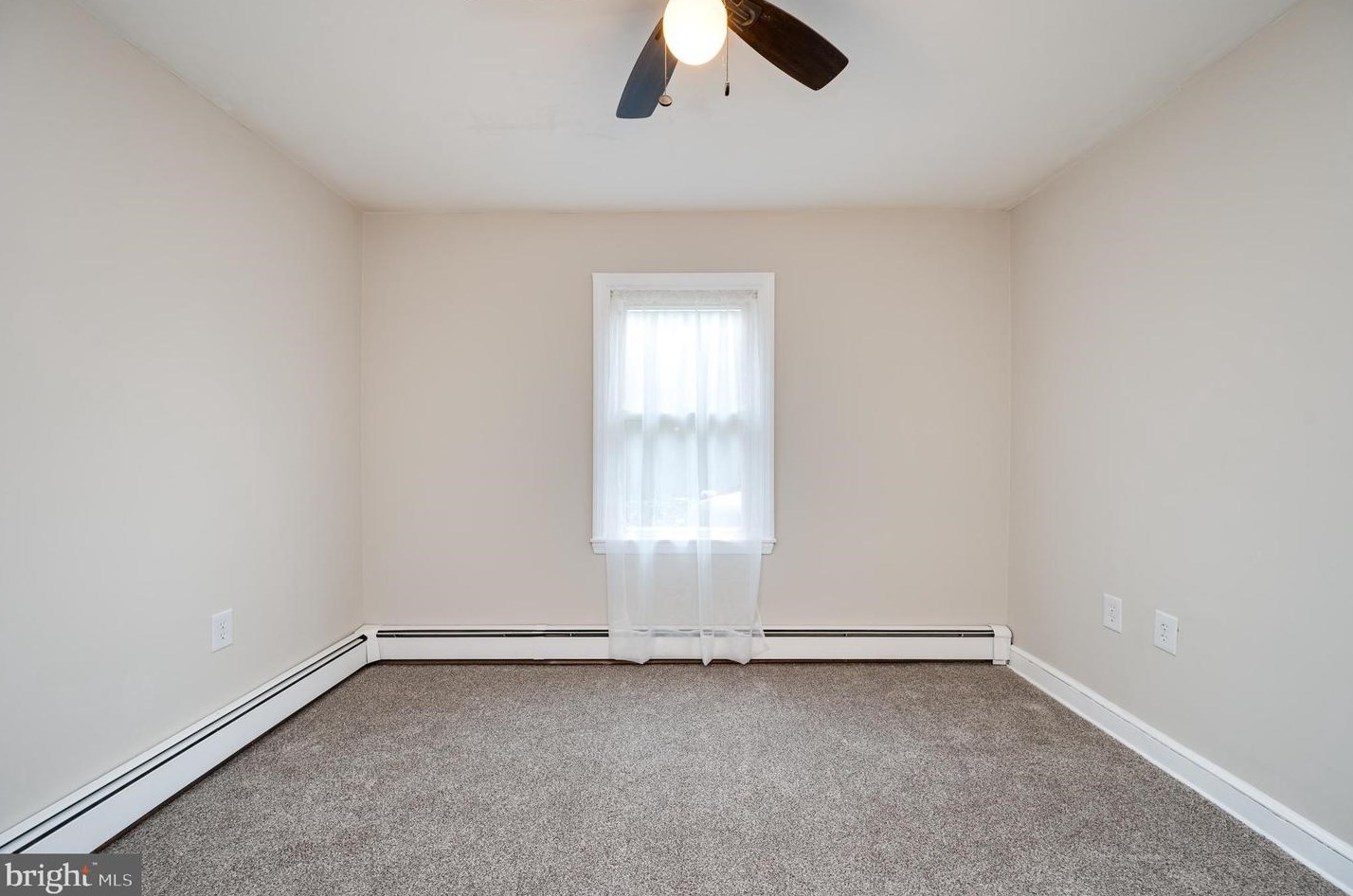 516 Lockheed Ave, Reading PA  19601-1150 exterior