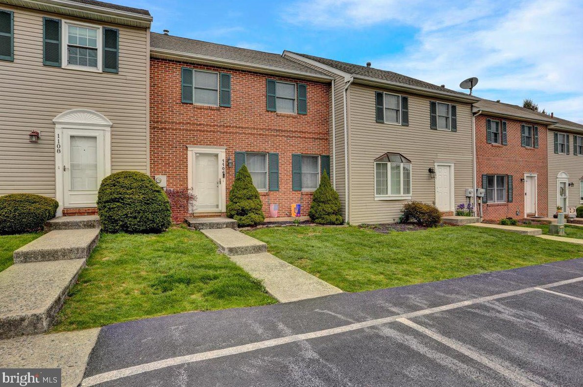 1106 Fredrick Blvd, Reading PA  19605-1171 exterior