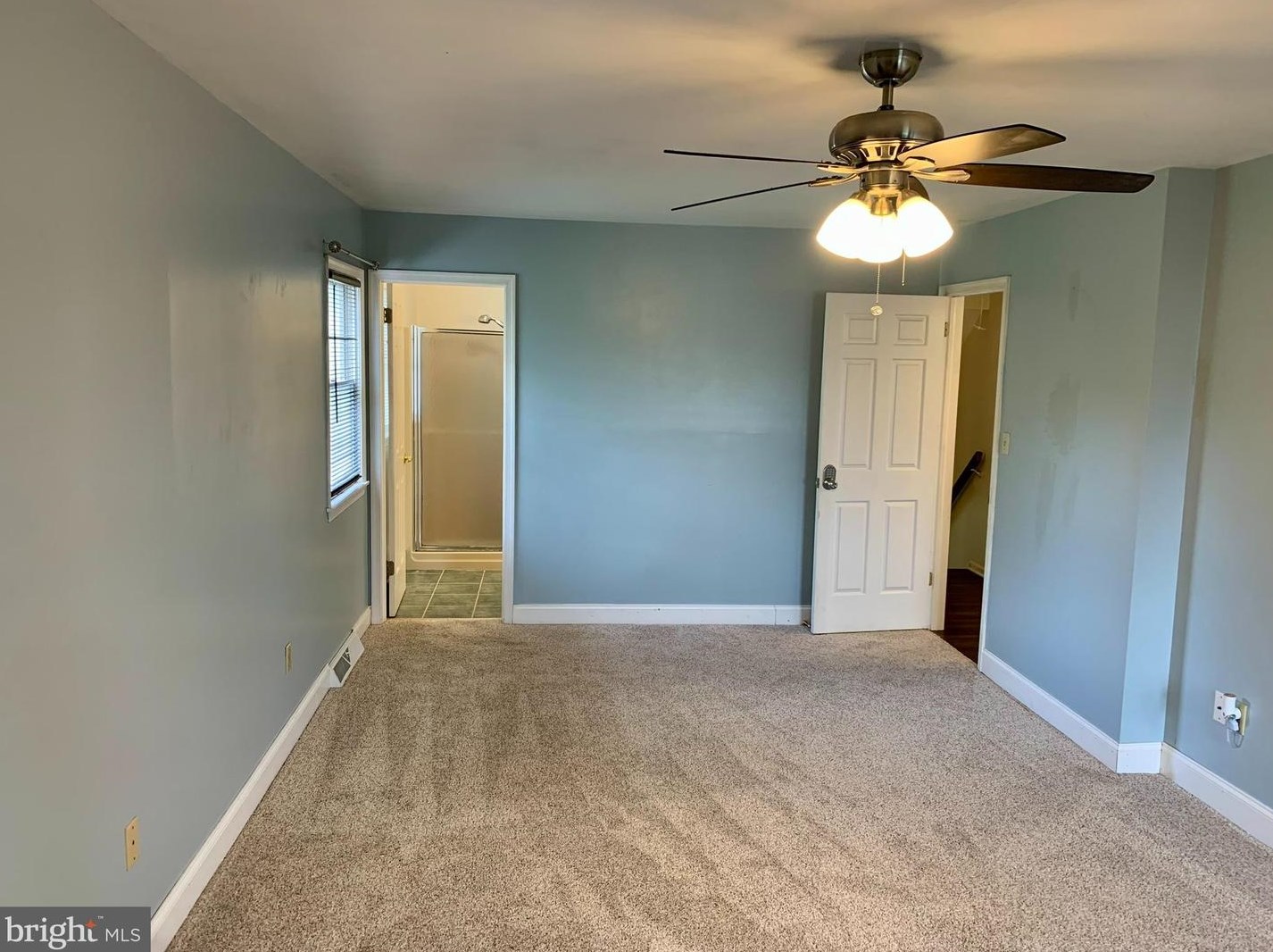 1043 Ben Franklin Hwy, Douglassville PA  19518-1804 exterior