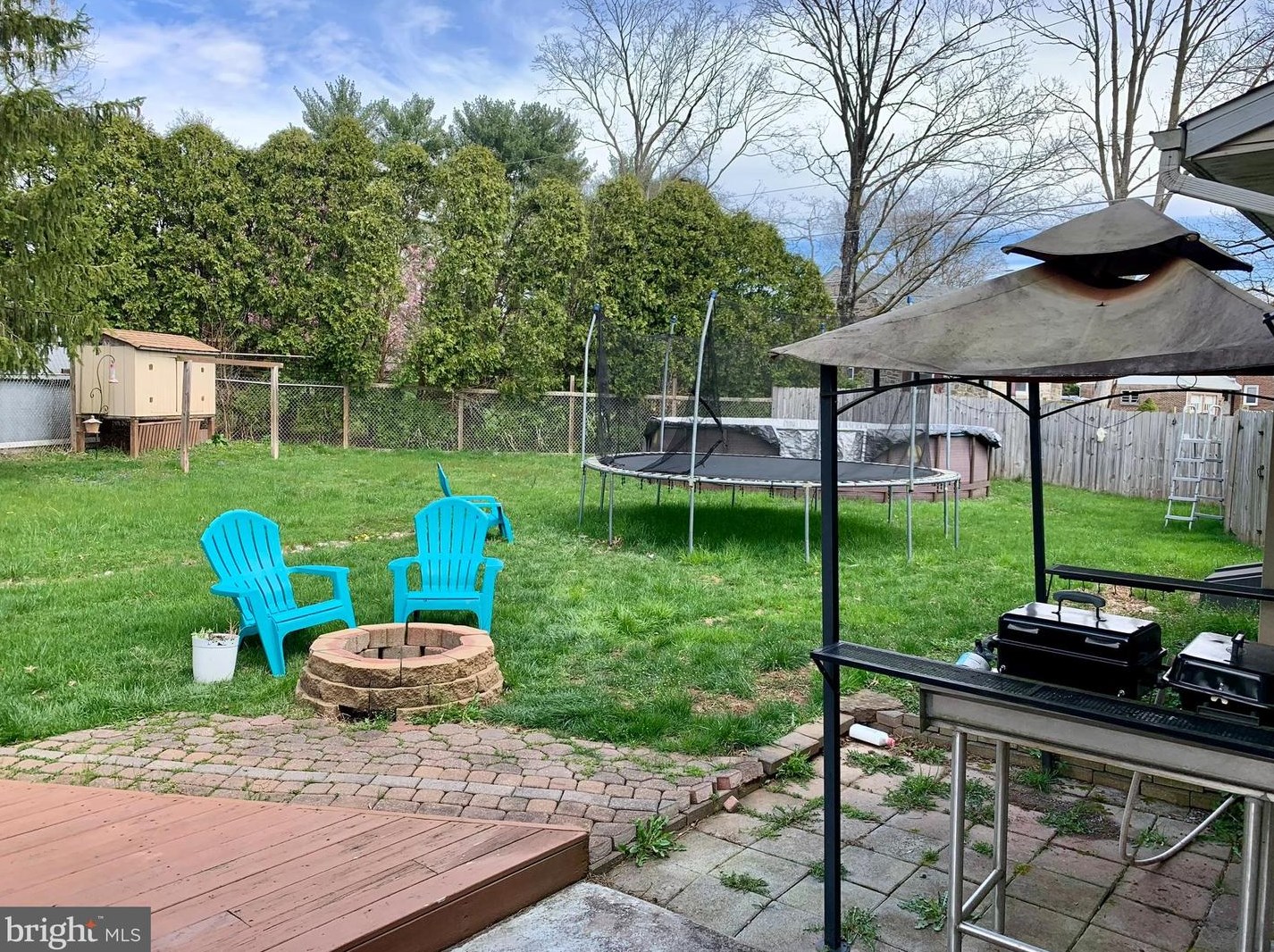 1043 Ben Franklin Hwy, Douglassville PA  19518-1804 exterior