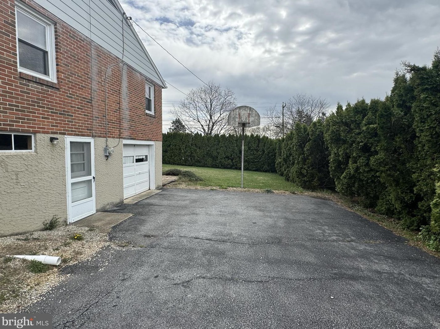 1150 Whitner Rd, Reading PA  19605-1054 exterior