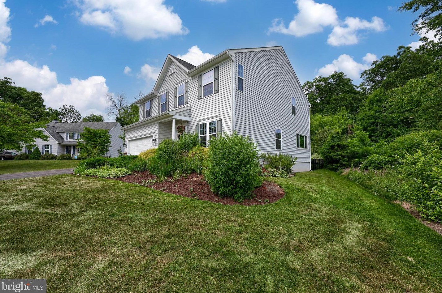 5107 Peach Blossom Dr, Douglassville PA  19518-1328 exterior