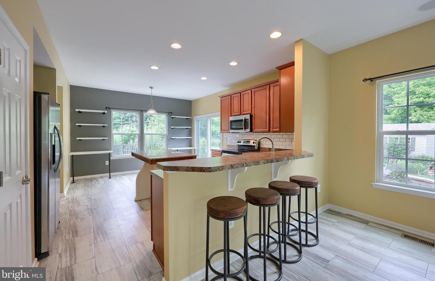 5107 Peach Blossom Dr, Douglassville PA  19518-1328 exterior