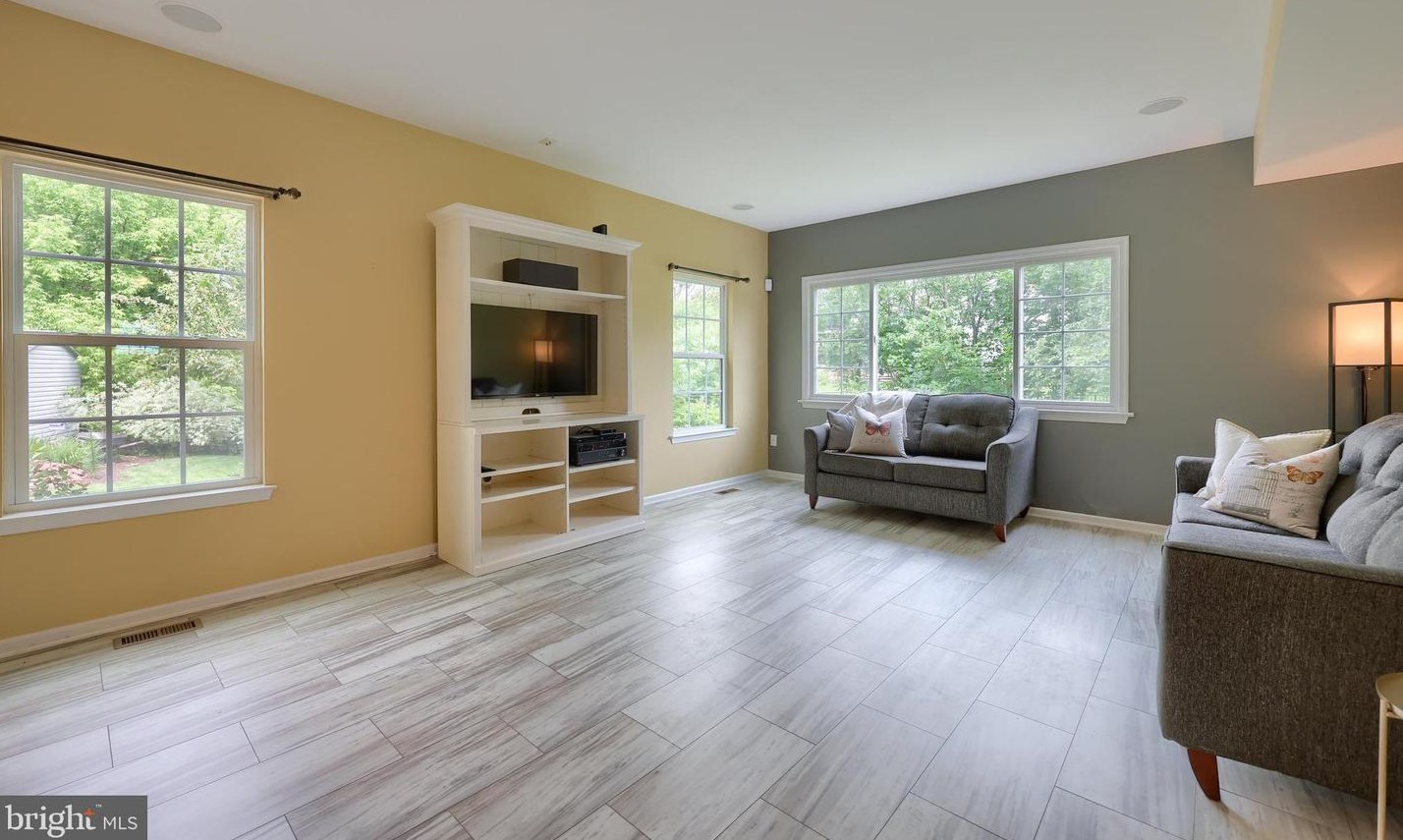 5107 Peach Blossom Dr, Douglassville PA  19518-1328 exterior