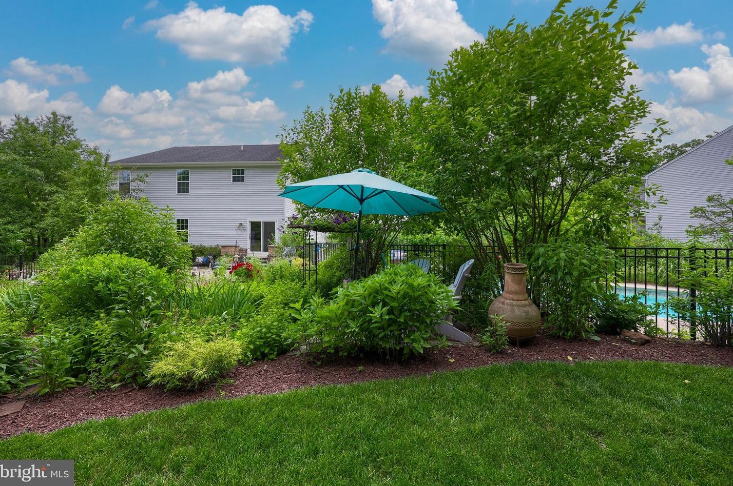 5107 Peach Blossom Dr, Douglassville PA  19518-1328 exterior