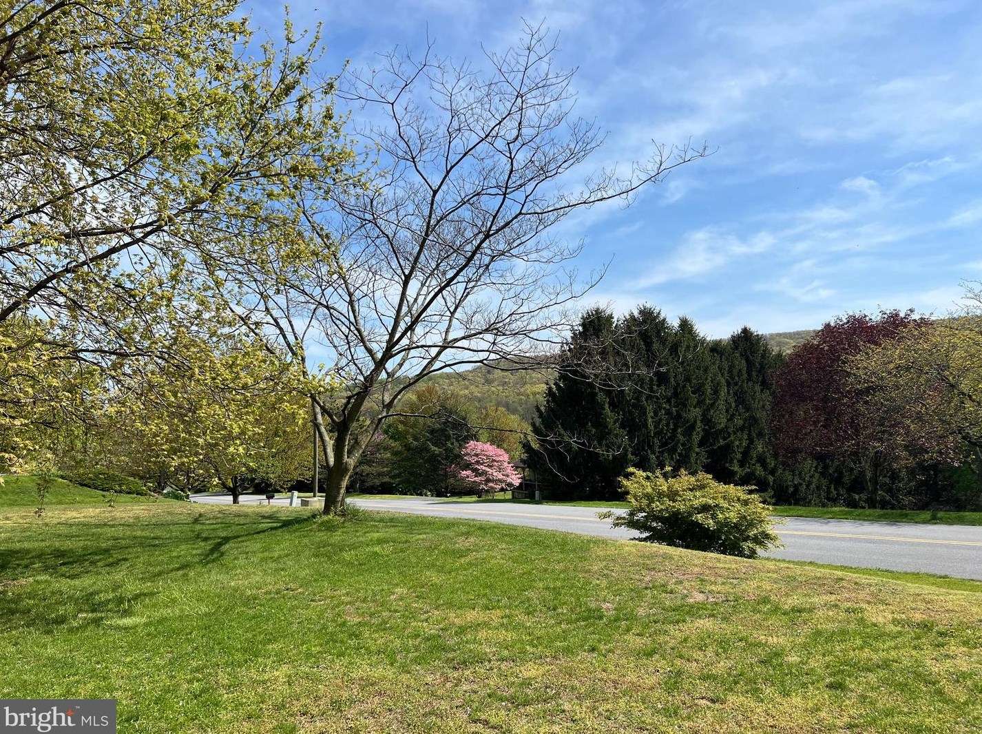 29 Ginna B Dr, Robesonia PA 19551-9670 exterior