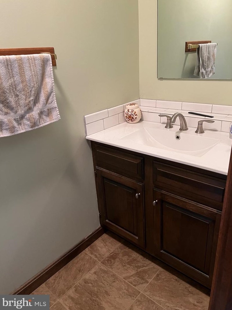 29 Ginna B Dr, Robesonia PA 19551-9670 exterior