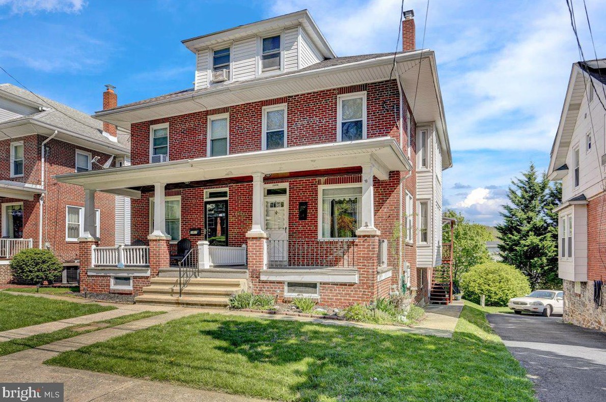 2409 Fairview Ave, Reading PA  19606-2037 exterior