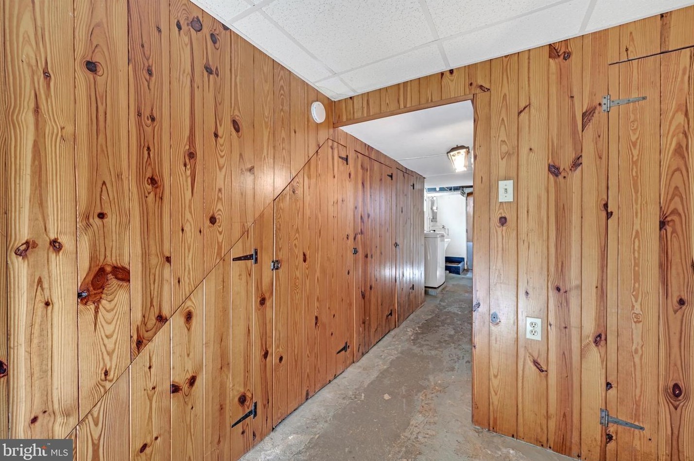 943 Upland Ave, Reading PA 19607-1746 exterior