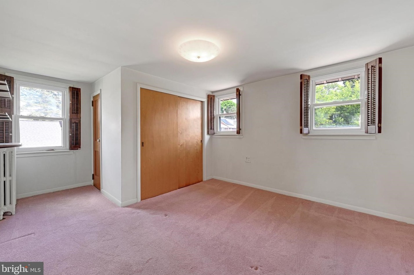 943 Upland Ave, Reading PA 19607-1746 exterior