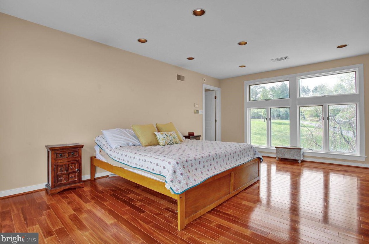 3 Frst Rd, Hummels Store PA  19540-9300 exterior