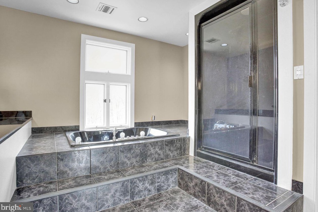 3 Frst Rd, Hummels Store PA  19540-9300 exterior