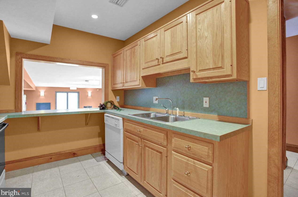 3 Frst Rd, Hummels Store PA  19540-9300 exterior