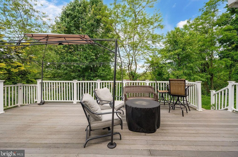 7 Brassie Cir, Reading PA  19607-3362 exterior