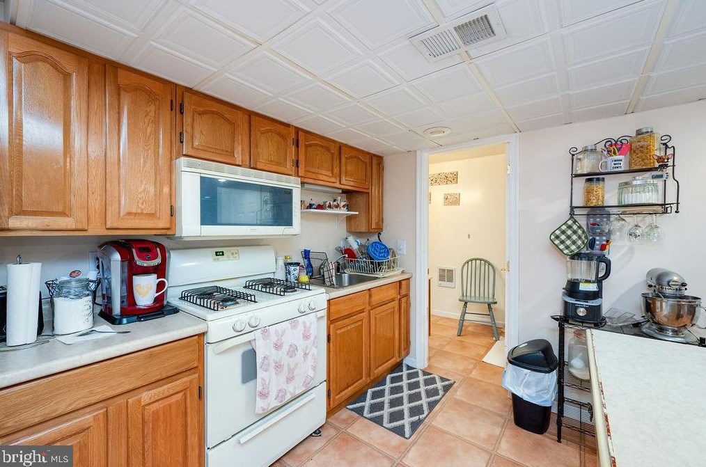 7 Brassie Cir, Reading PA  19607-3362 exterior