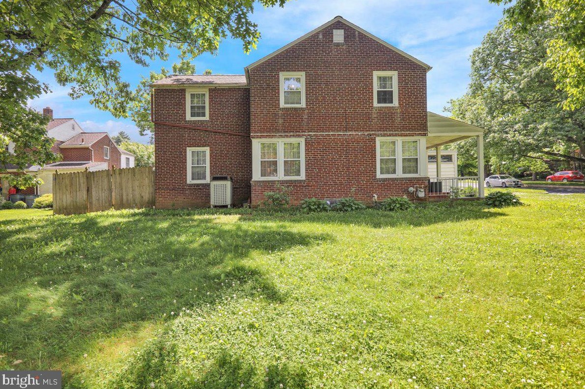 1202 Wyomissing Blvd, Reading PA  19611-1748 exterior