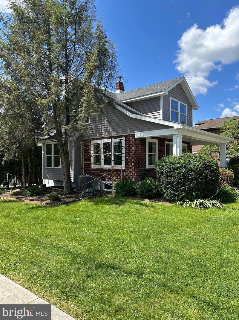 2102 Reading Ave, Reading PA  19609-2031 exterior