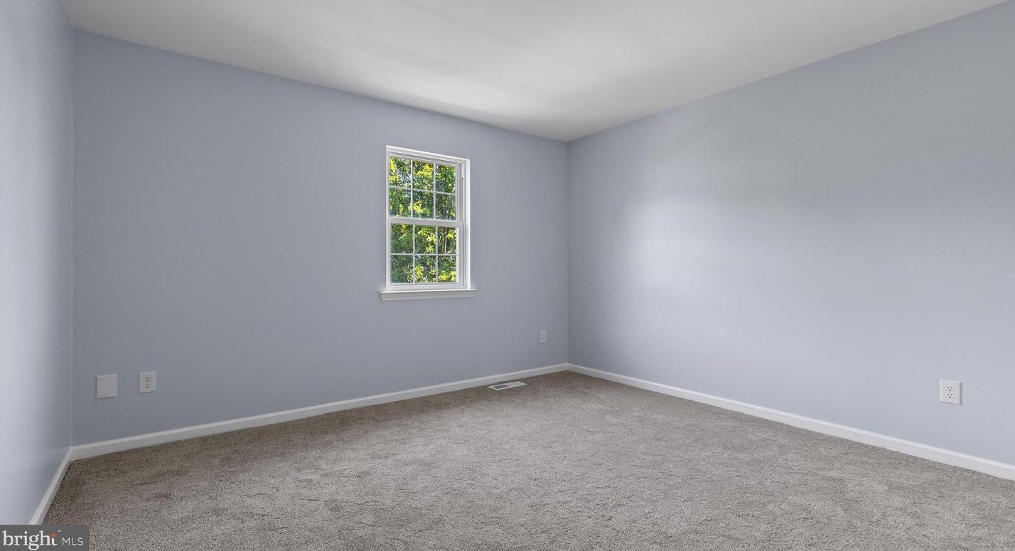 305 Penns Ln, Douglassville PA  19518-8702 exterior