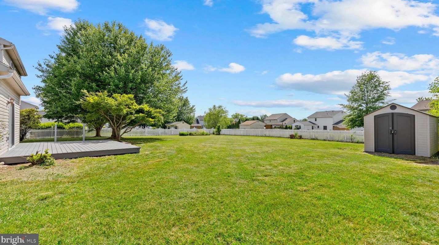 305 Penns Ln, Douglassville PA  19518-8702 exterior