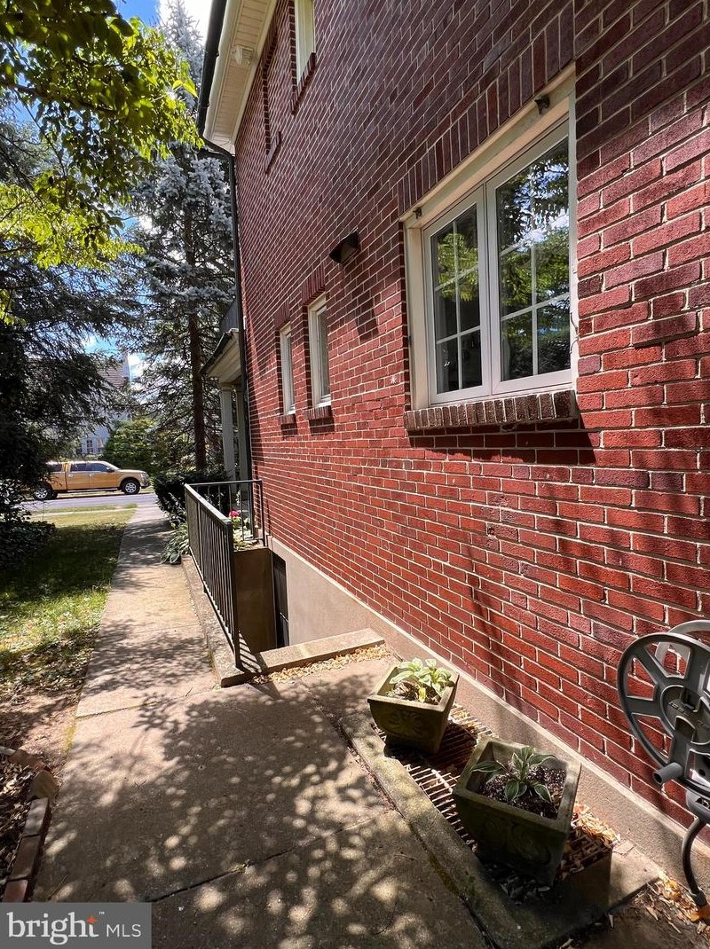 1409 Garfield Ave, Reading PA  19610-2413 exterior