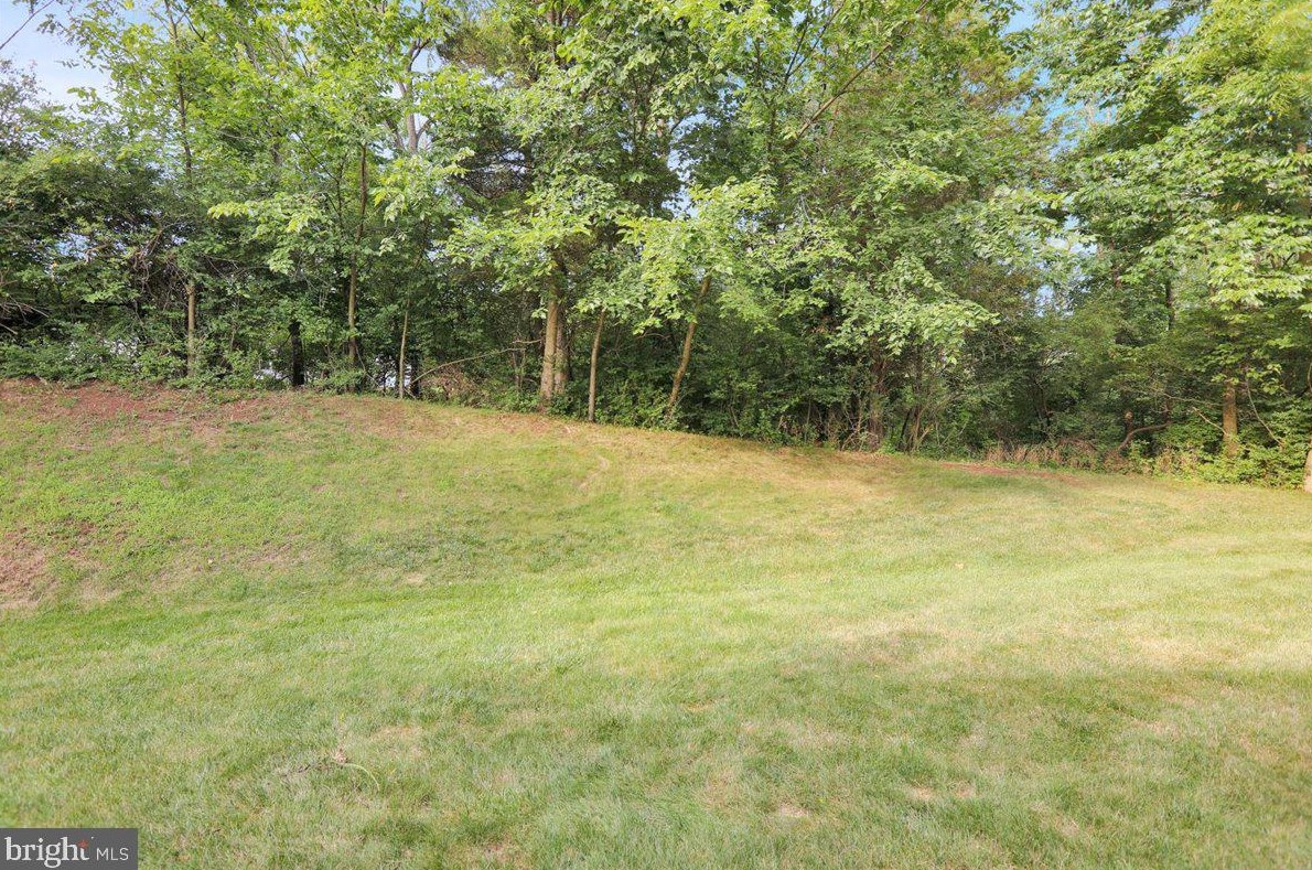 137 Wellington Ct, Reading PA  19606-9028 exterior