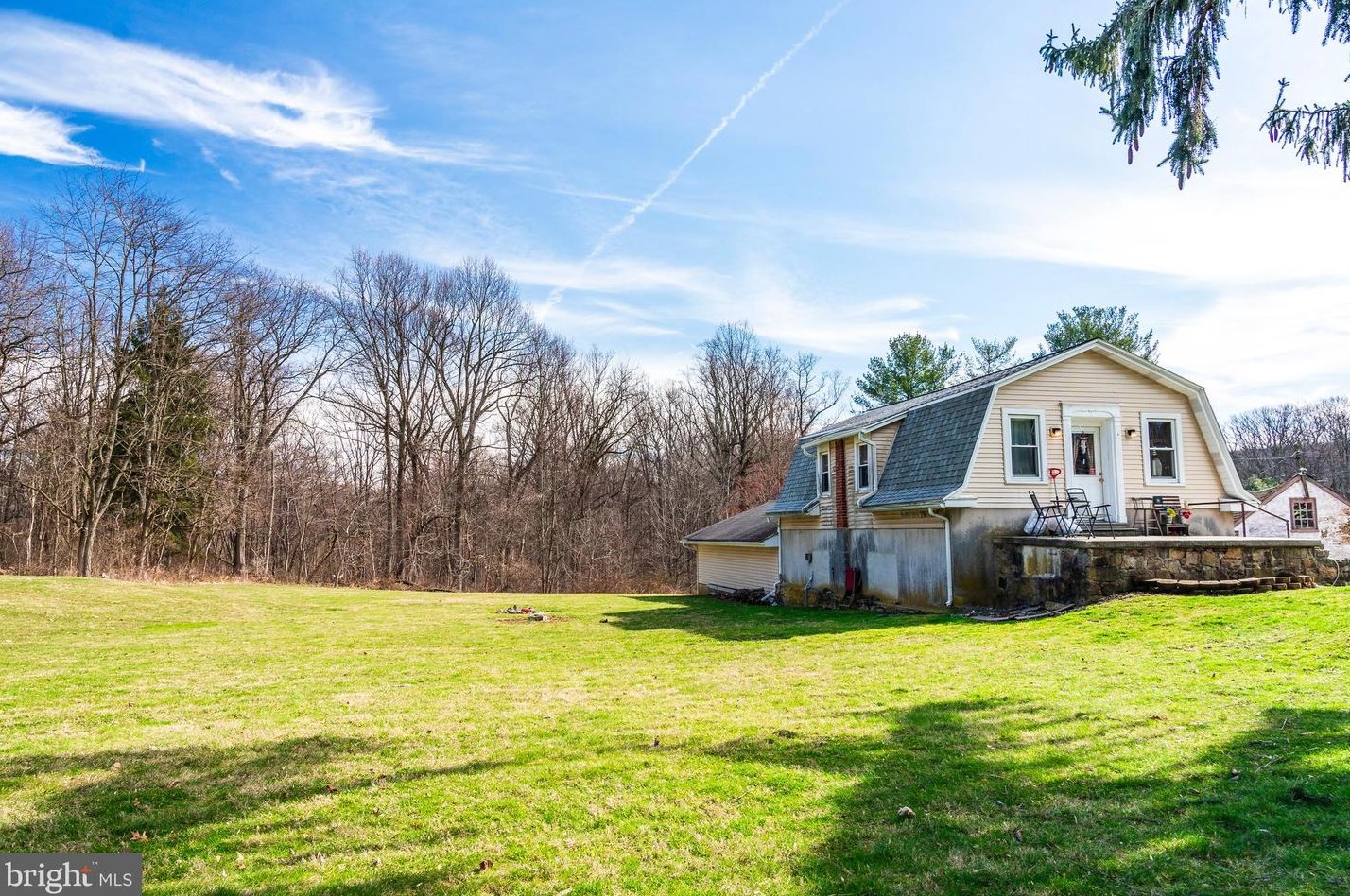 99 Fredericksville Rd, Mertztown PA  19539-9761 exterior