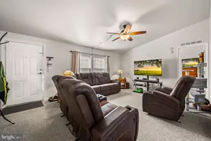 328 Ashford Ln, Hereford, PA 18056 - Photo 5