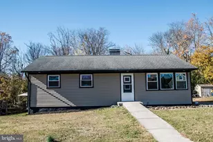 113 Wood Ln, Reading, PA 19606 - Photo 1