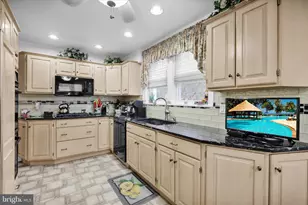 21 Woodland Rd, Reading, PA 19610 - Photo 3