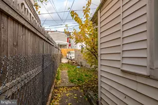 741 N 8th St, Reading, PA 19604 - Photo 11