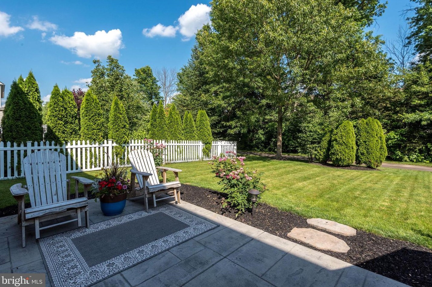 503 Shoemaker Dr, Fountainville PA  18923-9517 exterior