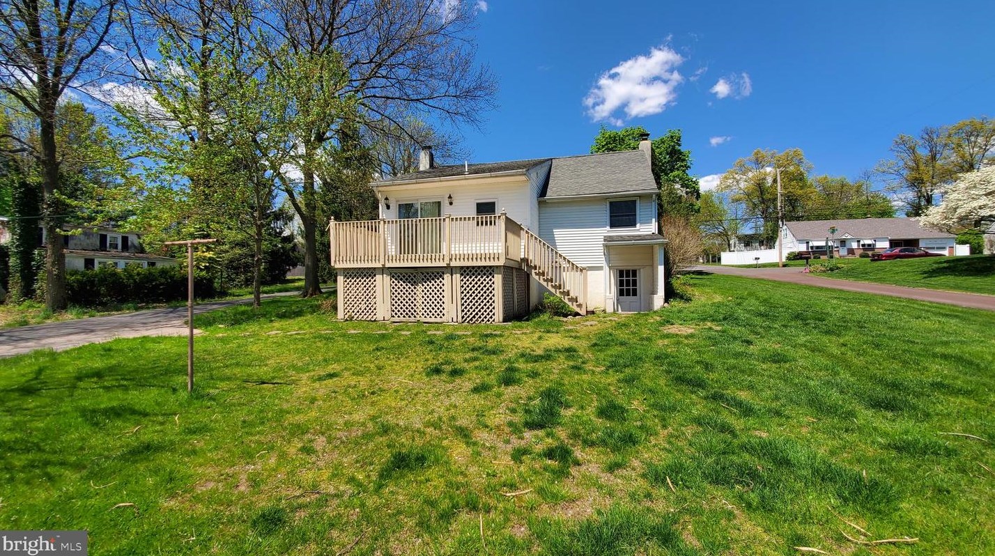 334 9th St, Sellersville PA  18960-2207 exterior